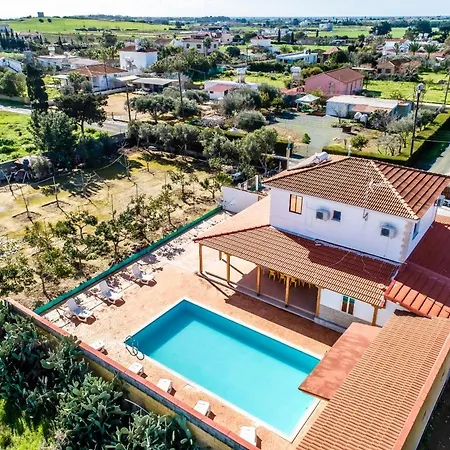Reel Paradise Villa, Cyprus * לרנקה