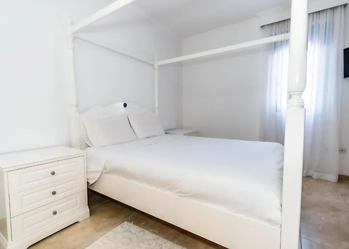 Reel Paradise Villa, Cyprus ラルナカ