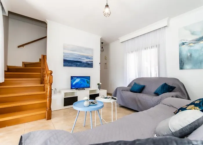 Reel Paradise Villa, Cyprus * ラルナカ